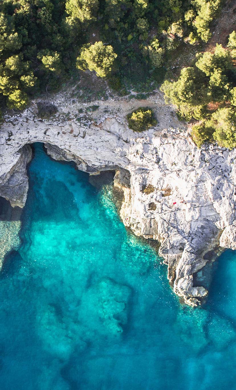 Boat Excursions Pula - You will see area around islands full of Rocks